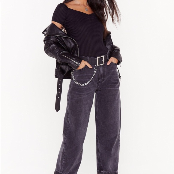 Black Sweetheart Neck Ruched Ribbed Top - Picture 3 of 3